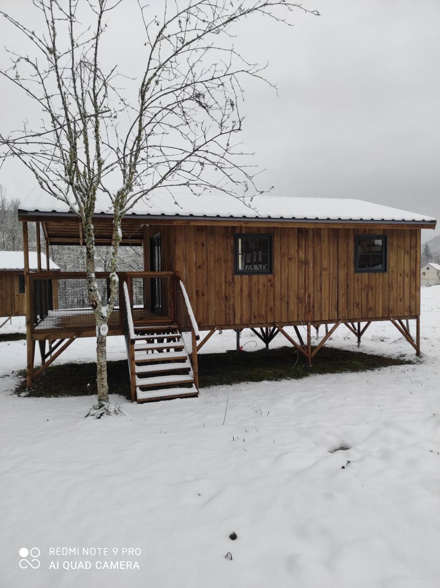 Camping La Borie Basse Condat  Exteriör bild