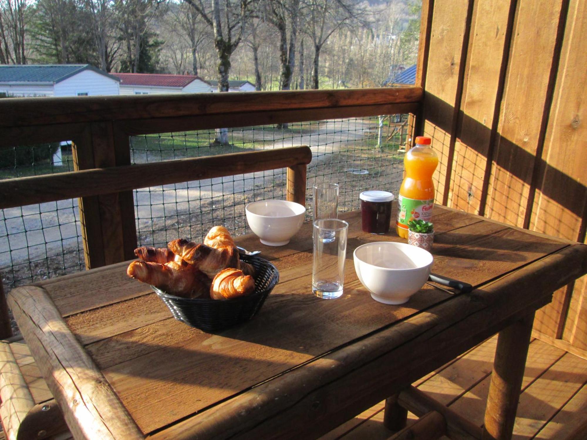 Camping La Borie Basse Condat  Exteriör bild